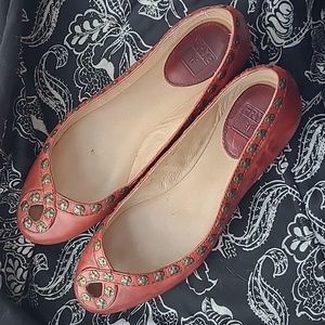 Frye Emma Hammered Stud Red-Orange Flats 8.5M